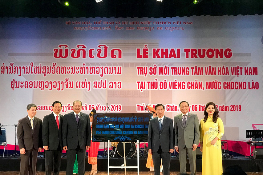 Khai Truong Tru So Moi Ttvh Vn Tai Lao 03