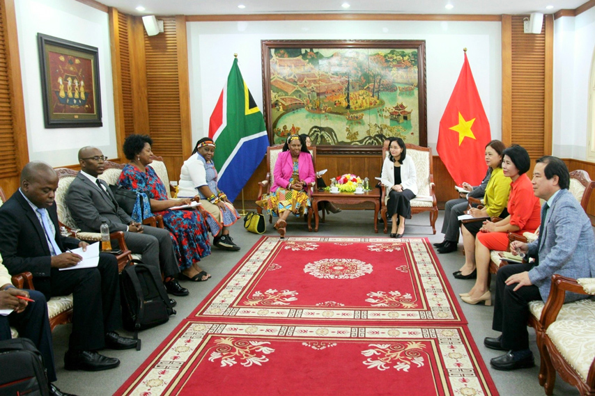 Vn Nam Phi Trao Doi Kinh Nghiem Giu Gin Ban Sc Vn 04