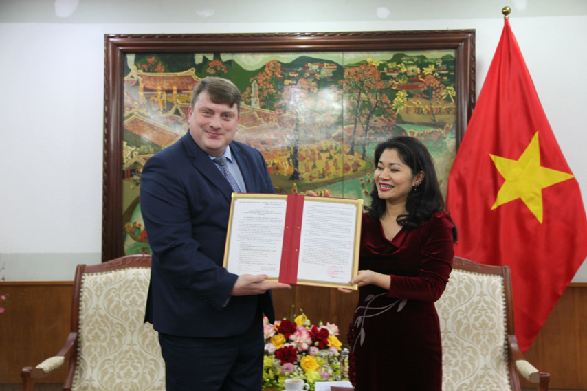 Huong Den To Chuc Cac Hoat Dong Van Hoa Ky Niem 30 Nam Ngay Ky Hiep Uoc Huu Nghi Viet Nam Nga 02