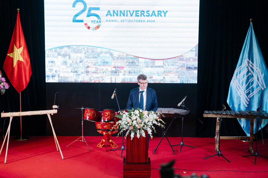 25 Nam Thanh Lap Vp Unesco Hn 03