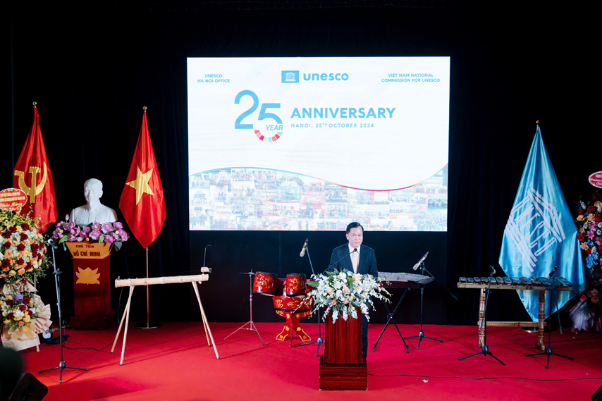 25 Nam Thanh Lap Vp Unesco Hn 04