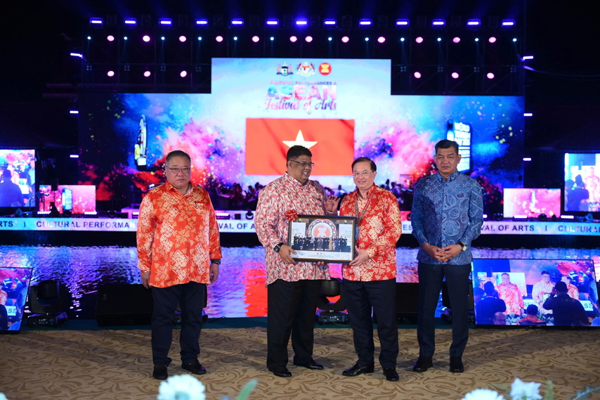 Lien Hoan Nghe Thuat Asean 2024 05