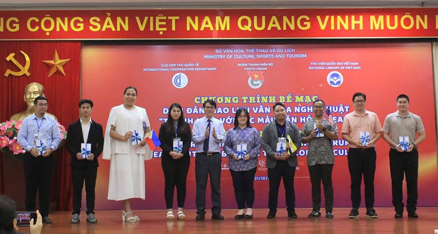 Dien Dan Giao Luu Vhnt Asean 09