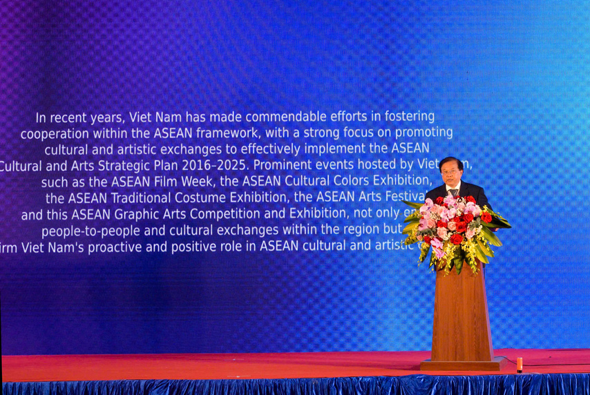 Trien Lam Tranh Do Hoa Asean 2024 01