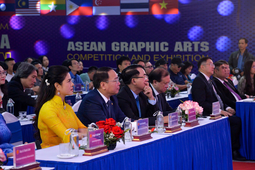 Trien Lam Tranh Do Hoa Asean 2024 07