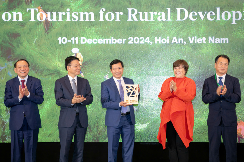 Vn Un Tourism 01
