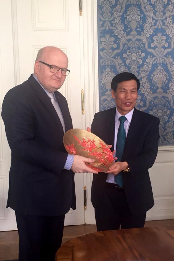 Bt Lam Viec Tai Sec 02