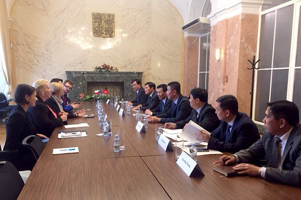 Bt Lam Viec Tai Sec 03