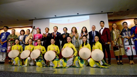 Ngay Vh Vn Tai Barcelona 03