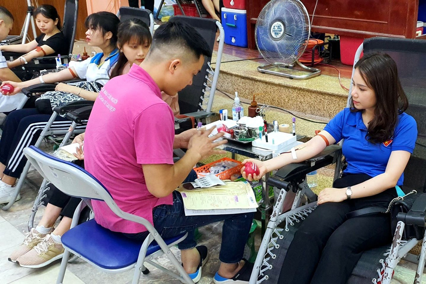 Hien Mau Nhan Dao 2020 01