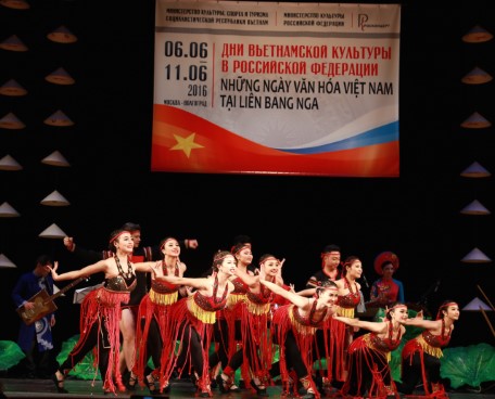 Khaimac Nhung Ngay Vh Vn Tai Nga 2016 11