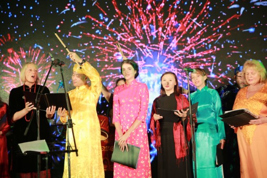 Mo Rong Giaoluu Htqt 15