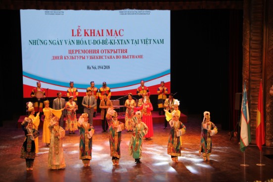 Nhung Ngay Vh Uzbekistan 04