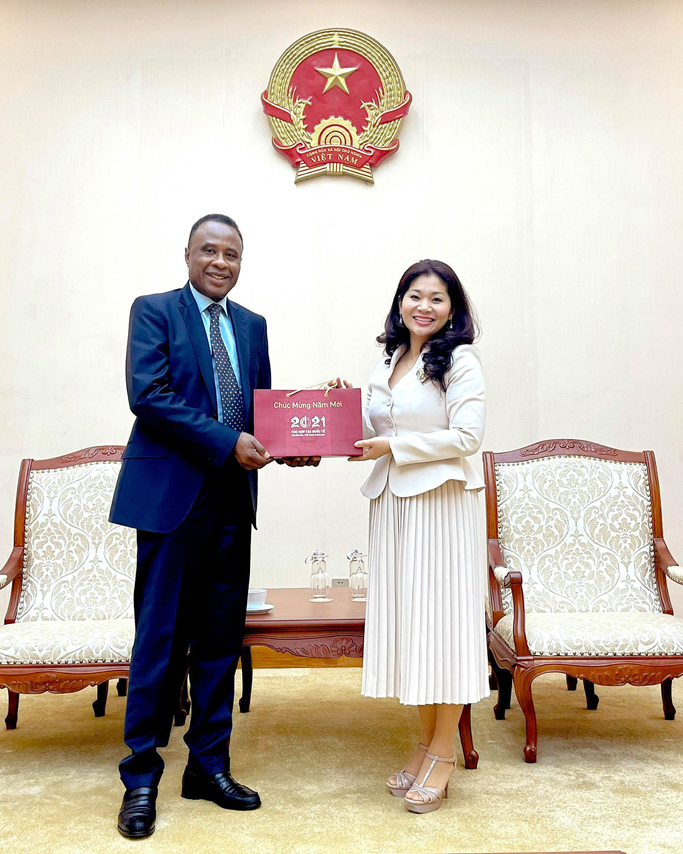 Truong Dai Dien Oif 02