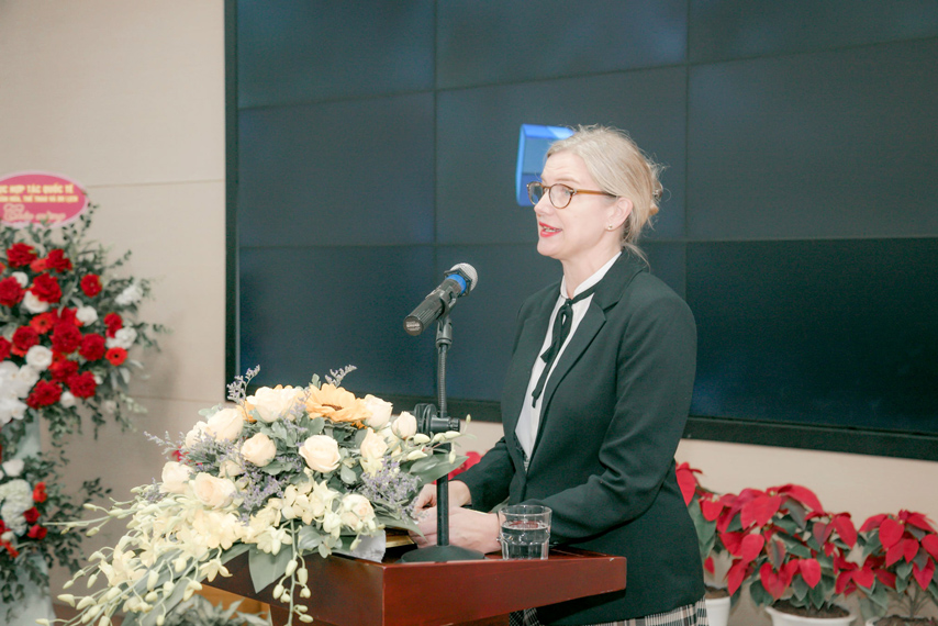 75 Nam Ra Mat Pippi Tat Dai 02