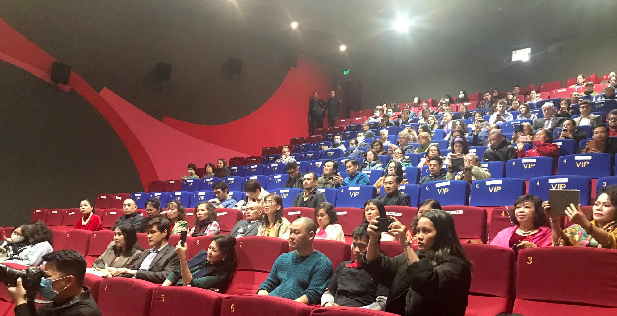 Chieu Phim Ky Niem Quoc Khanh Kazakhstan 03