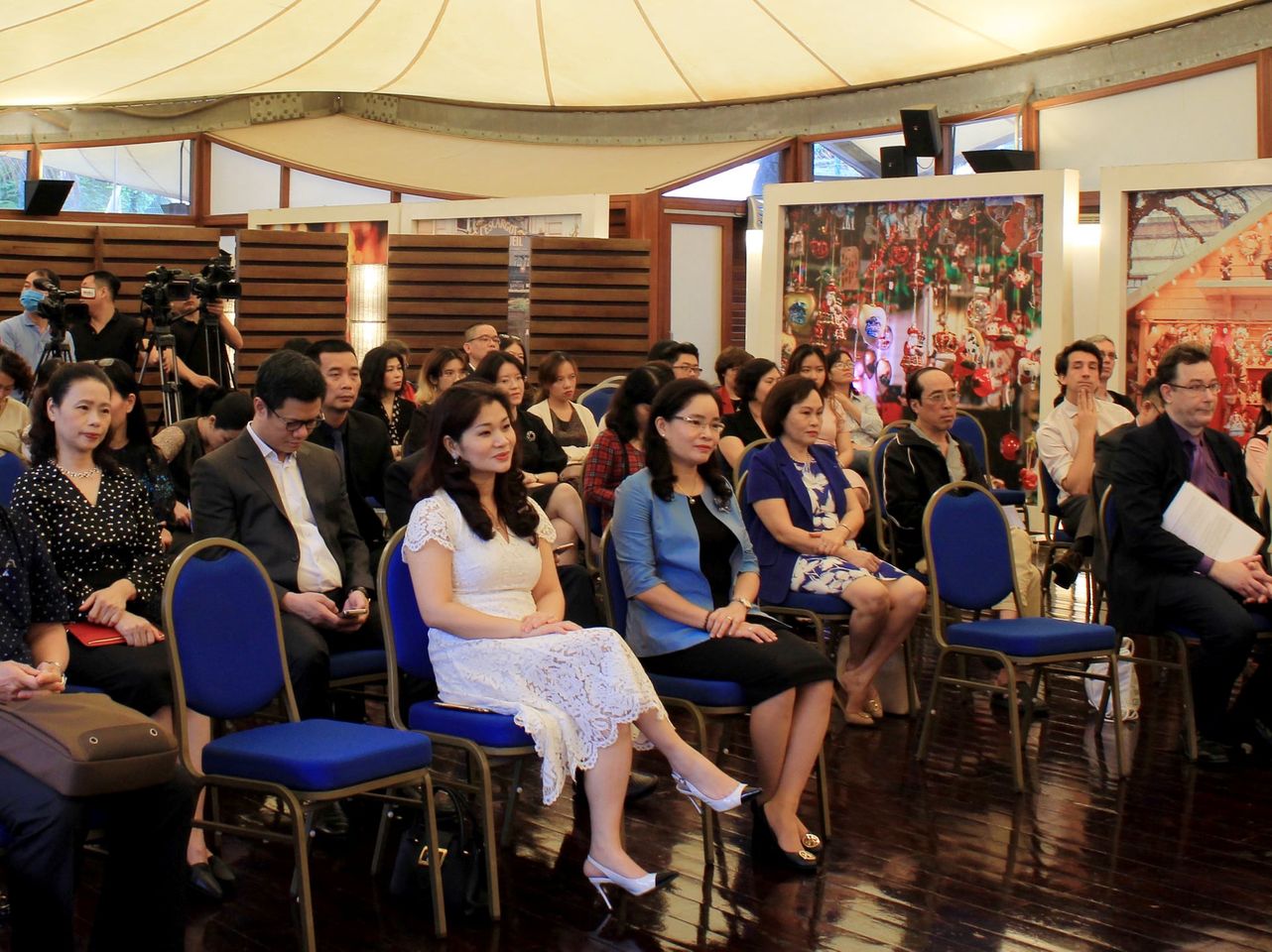 Cong Thong Tin Phap Viet 01