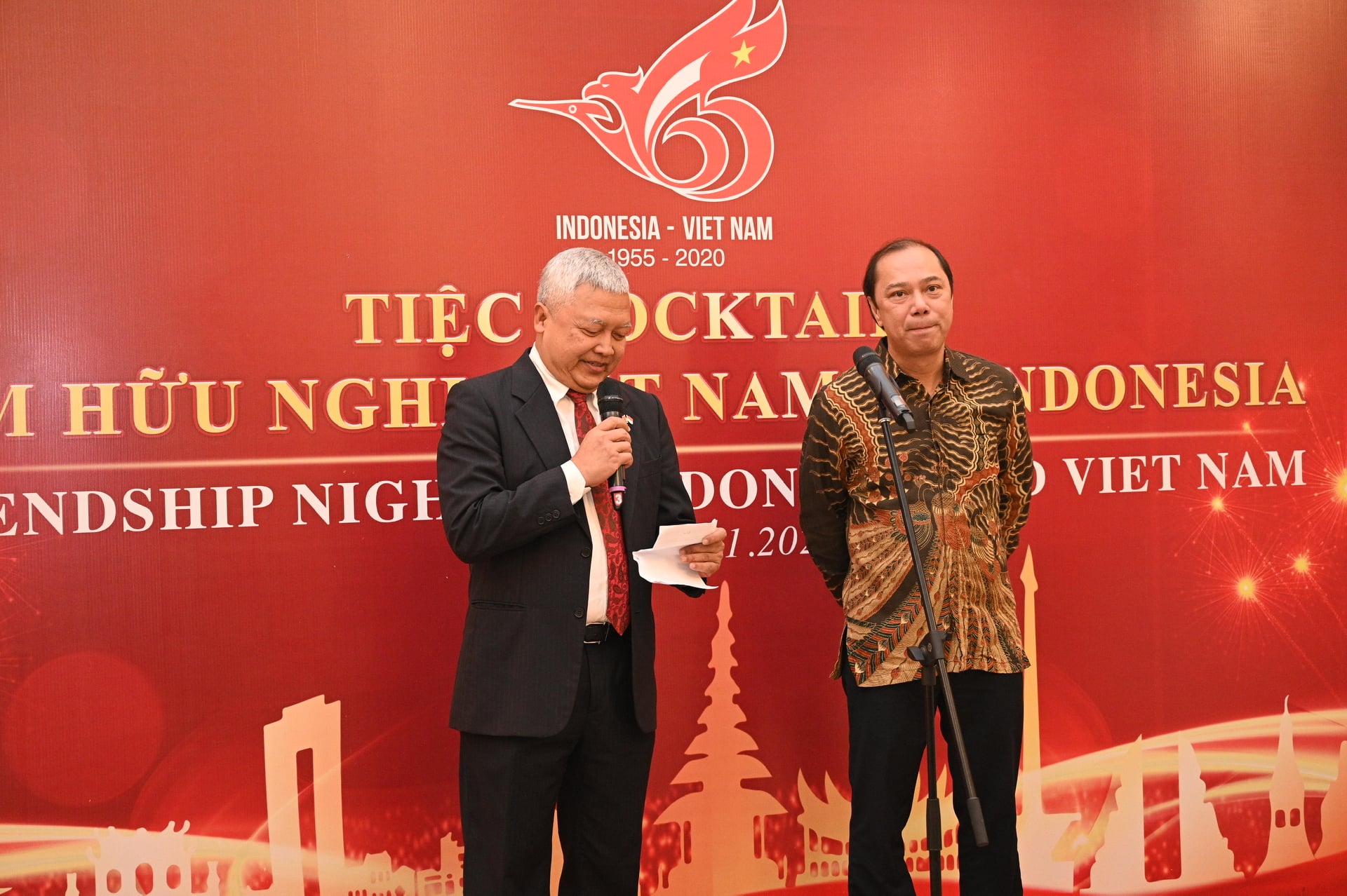 Dem Huu Nghi Vn Indo 07