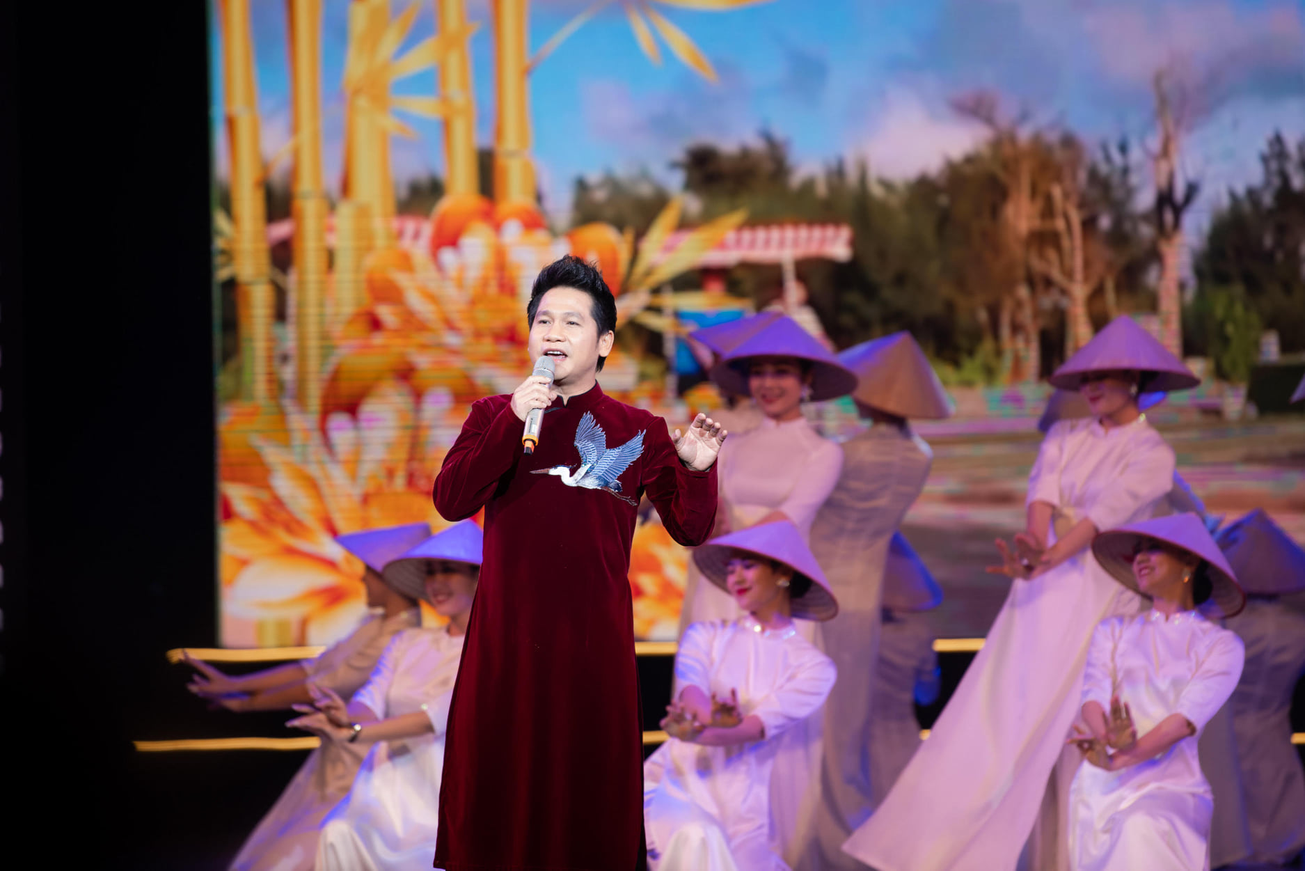 Dem Huu Nghi Vn Indo 10