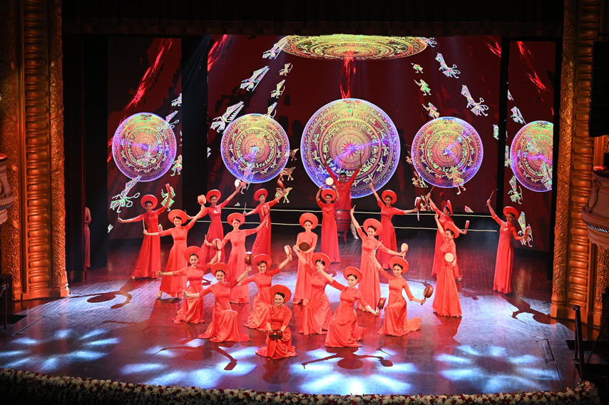 Dem Huu Nghi Vn Indo 11