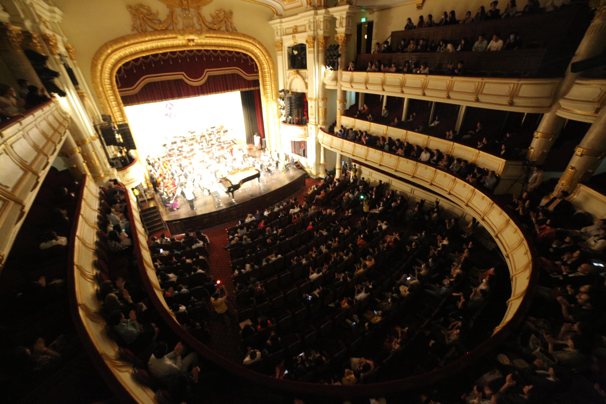 Hoa Nhac La Con Gai Toa Sang 03