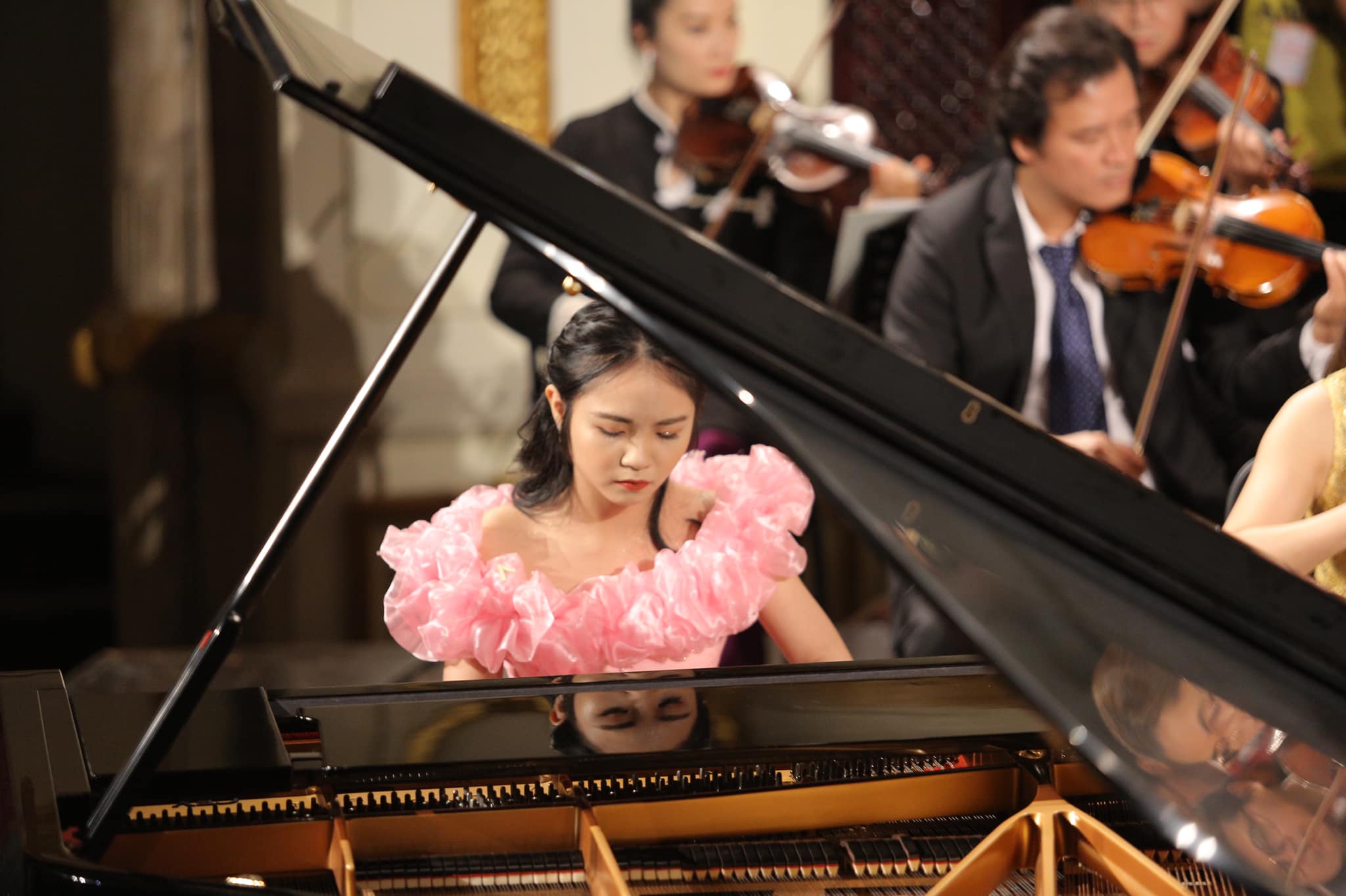 Hoa Nhac La Con Gai Toa Sang 05