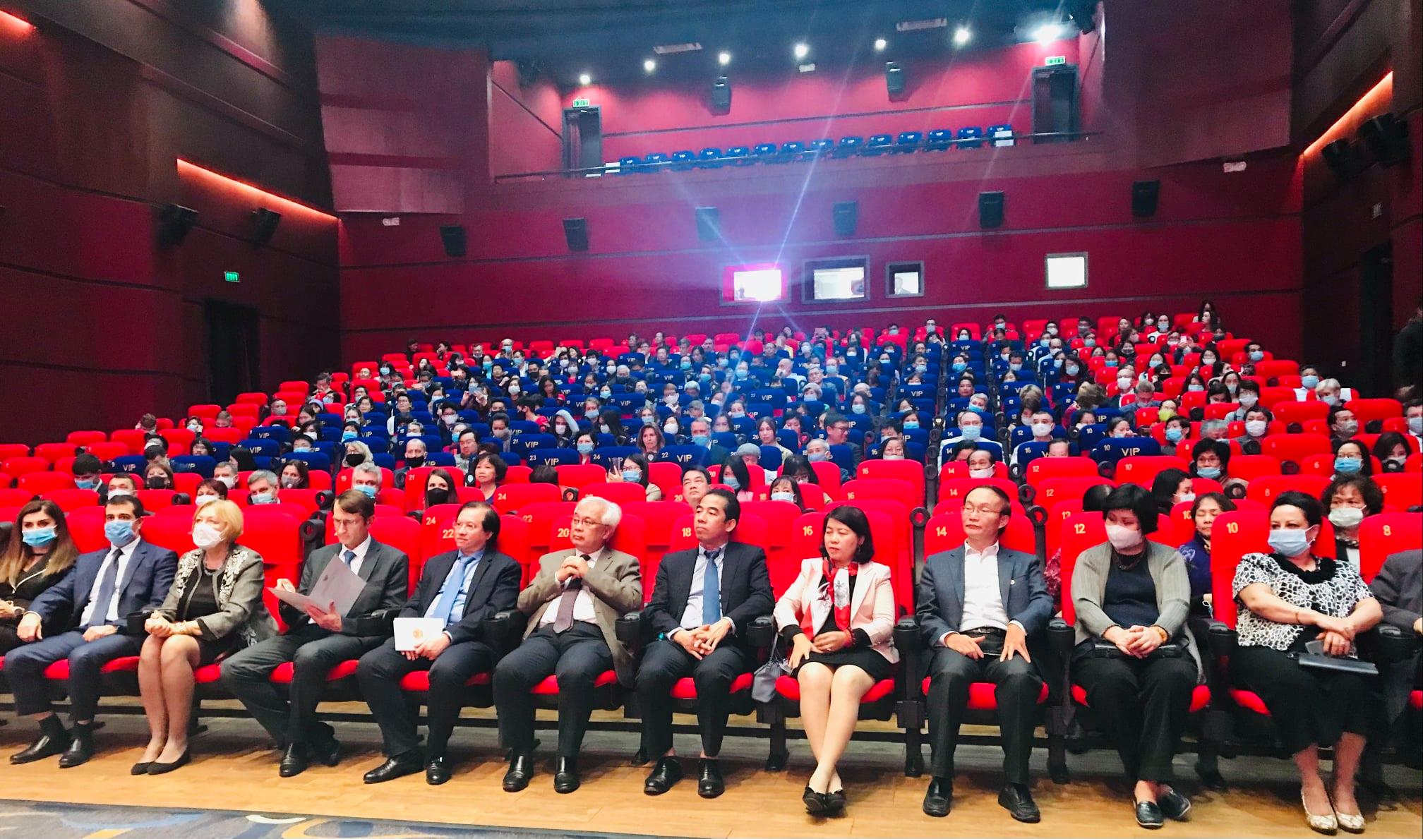 Khai Mac Tuan Phim Nga 2020 03