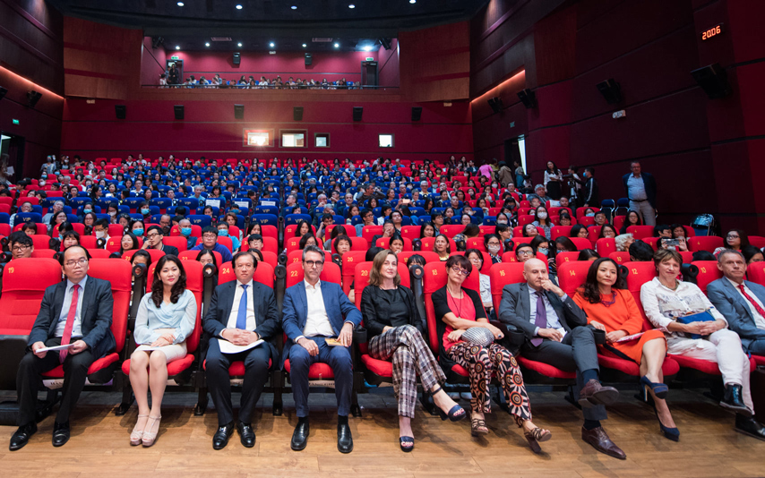 Lien Hoan Phim Chau Au 2020 04