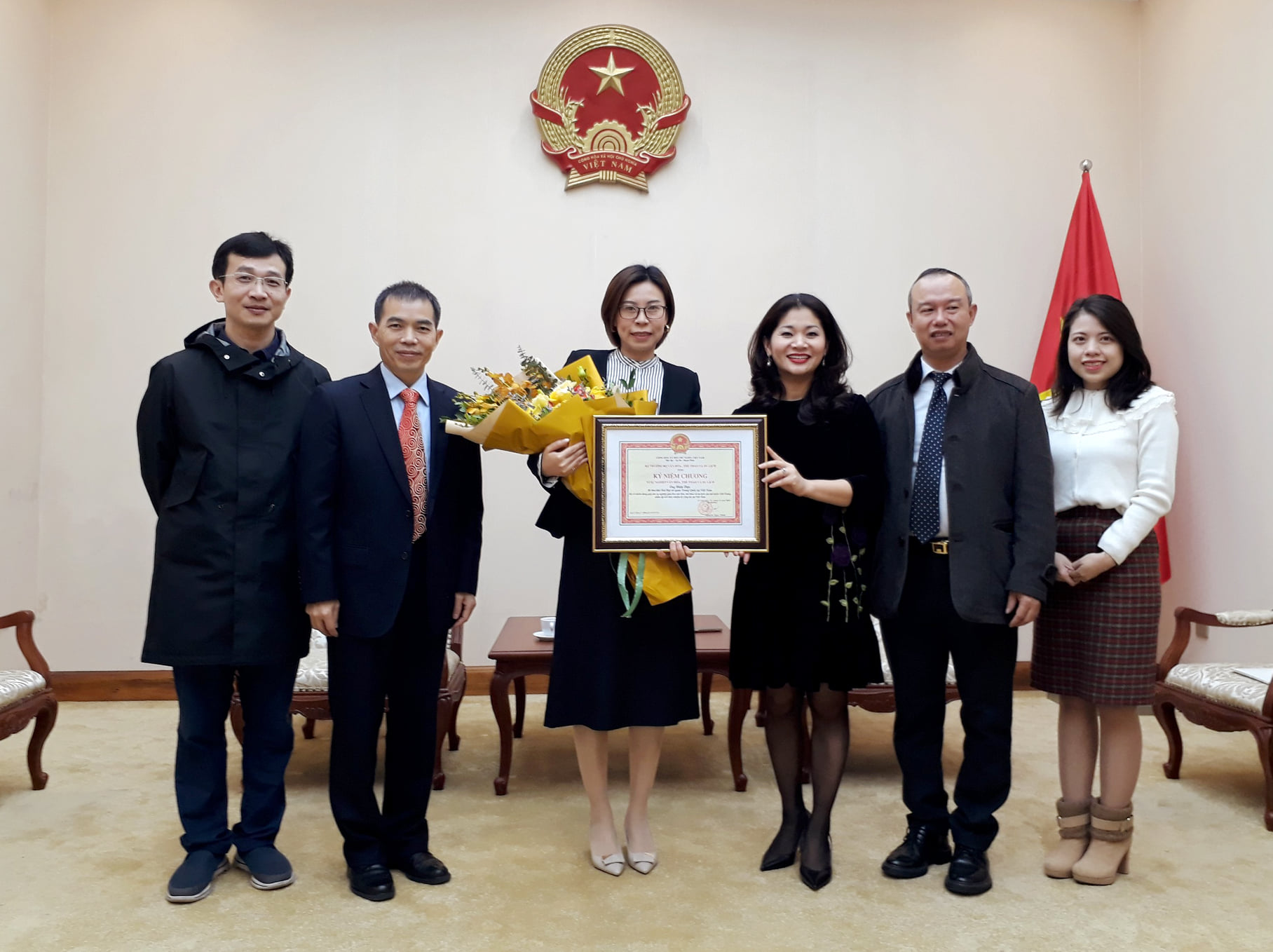 Trao Ky Niem Chuong Bi Thu 2 Dsq Tq 02