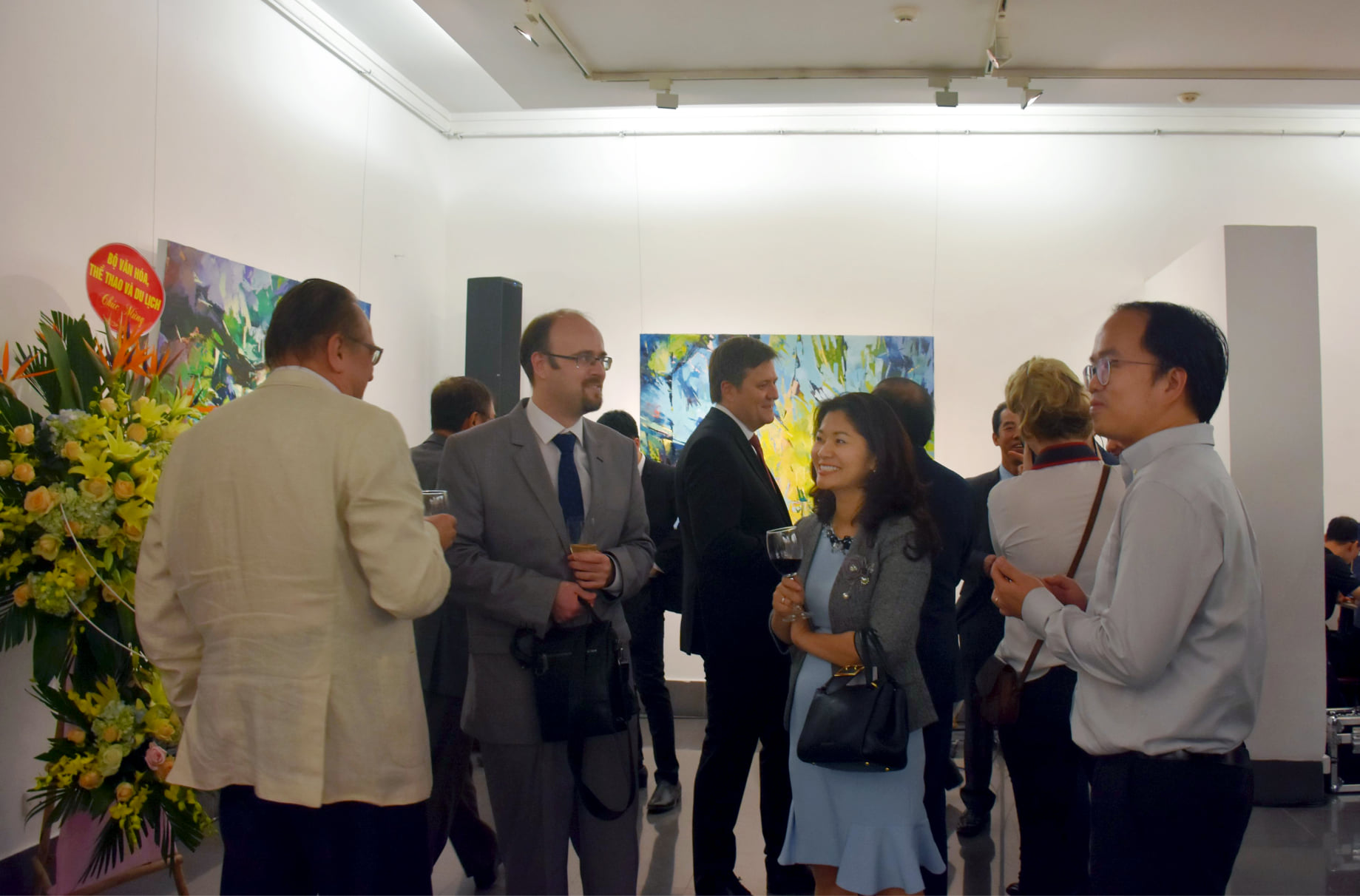 Trien Lam Bien Doi 04