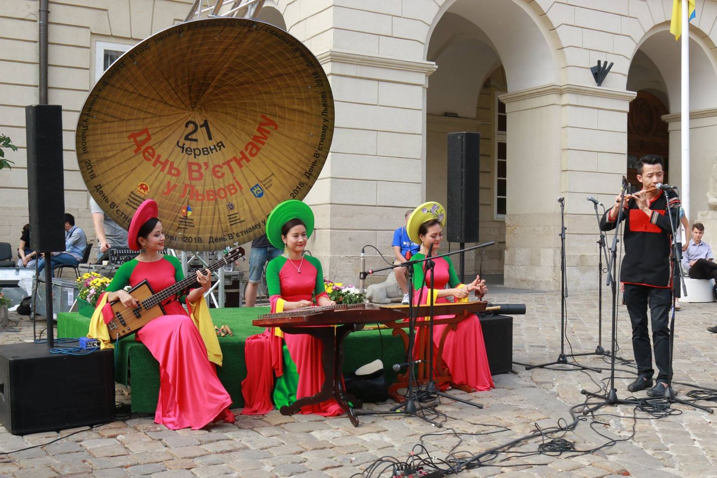 Ngay Vn Tai Ucraina 2018 01