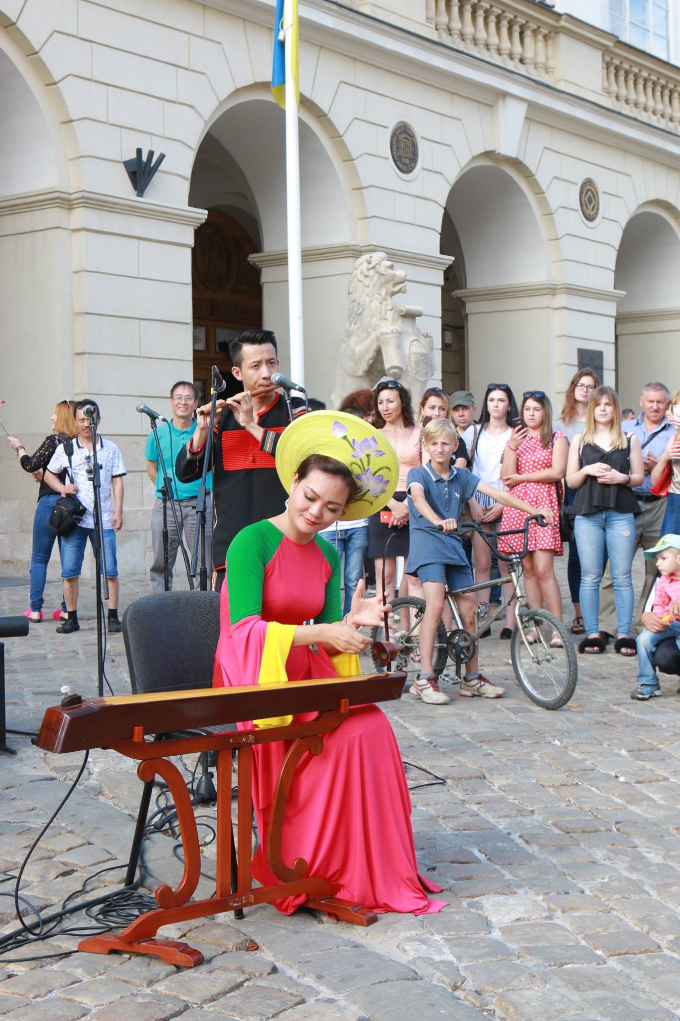 Ngay Vn Tai Ucraina 2018 04