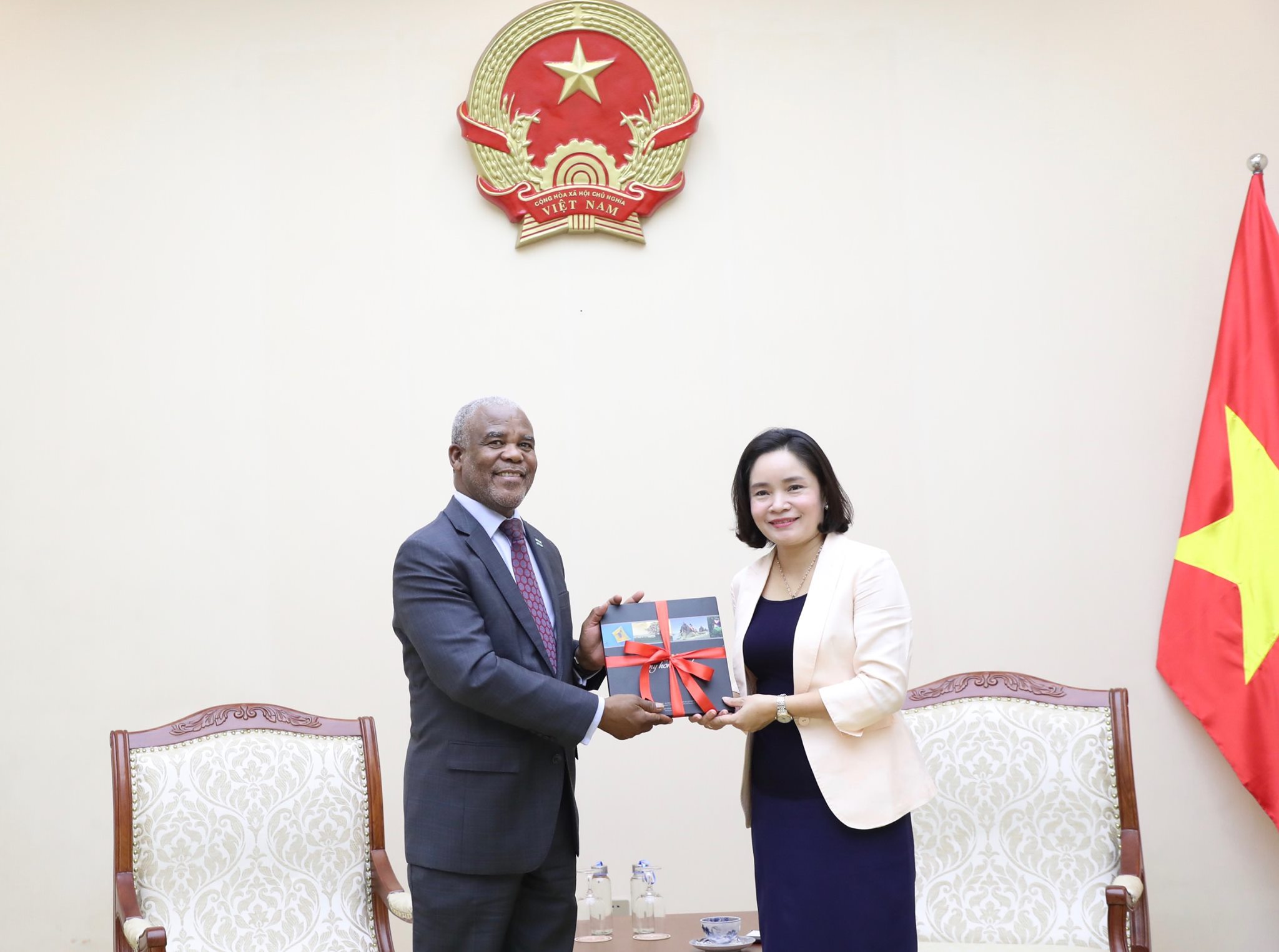 Tt Thuy Tiep Ds Botswana 02