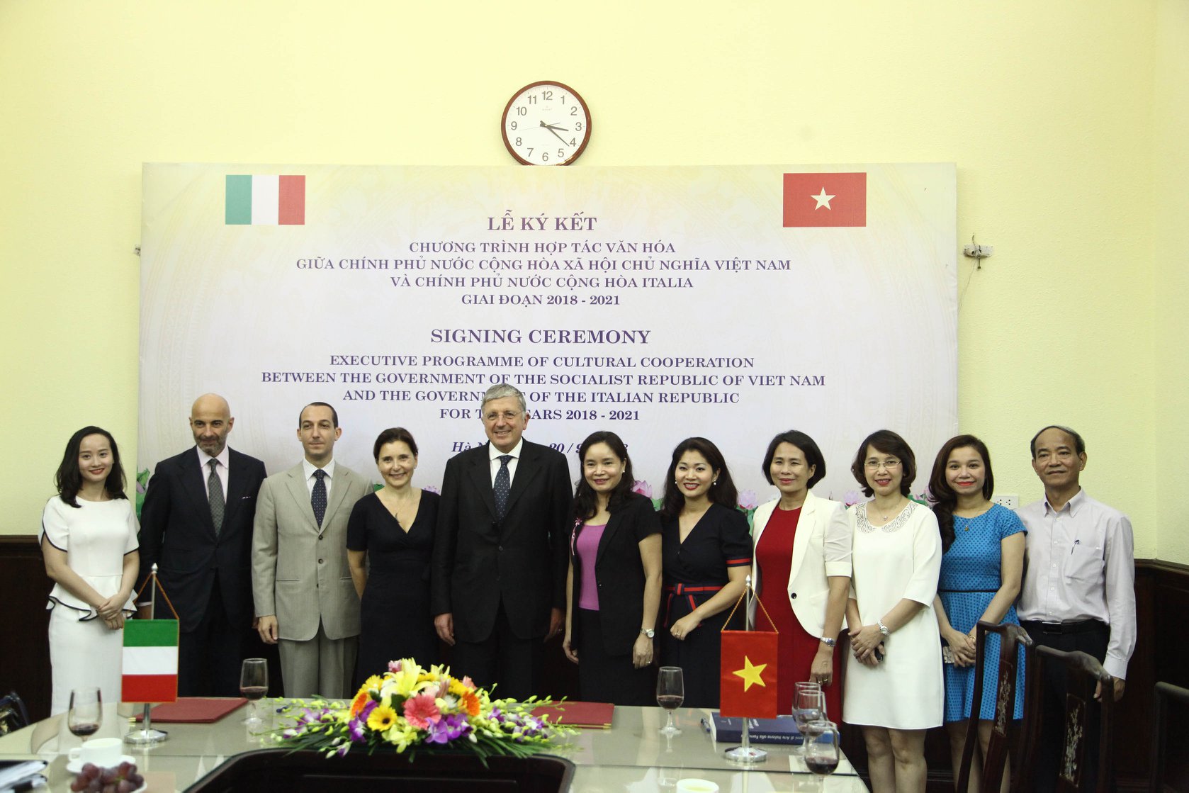 Tt Thuy Tiep Ong Vincenzo De Luca 08