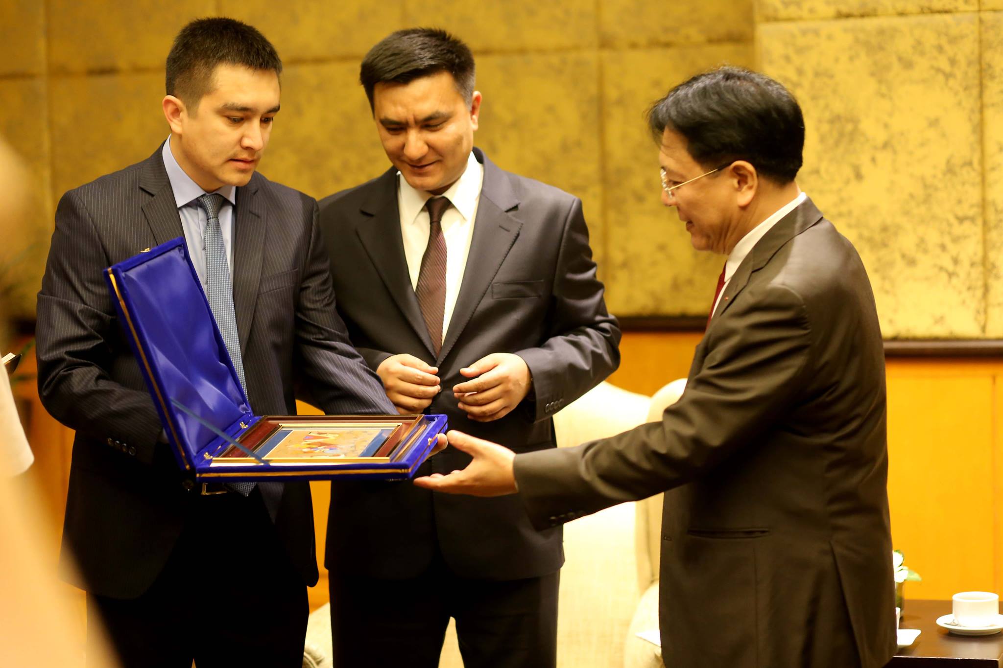 Tt Uzbekistan Lam Viec Tai Vn 04