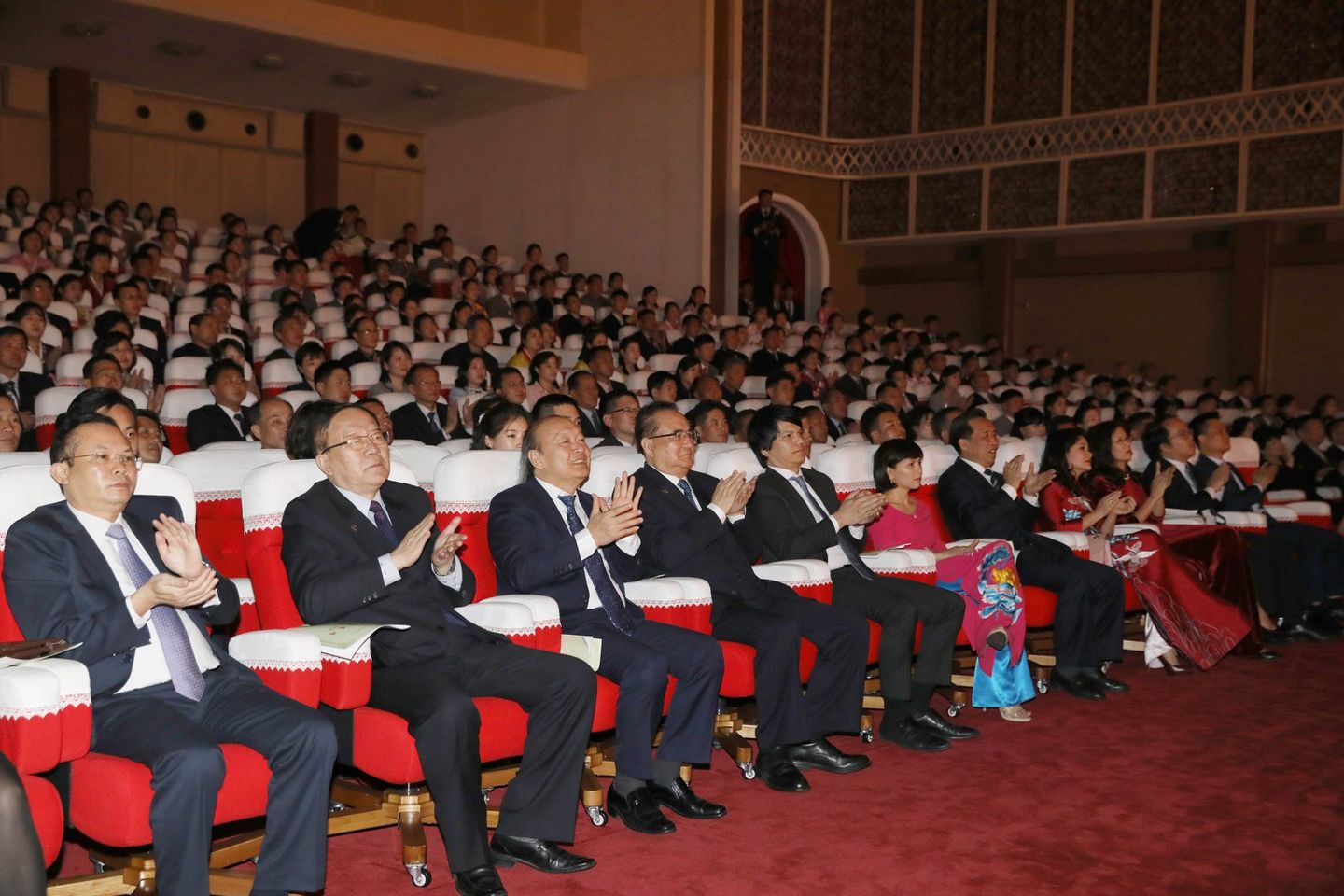 Doan Ntvn Bieu Dien Tai Trieu Tien 01