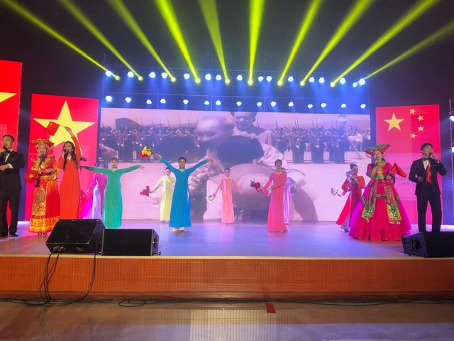 Giao Luu Nghe Thuat Bien Gioo Viet Trung 2020 03