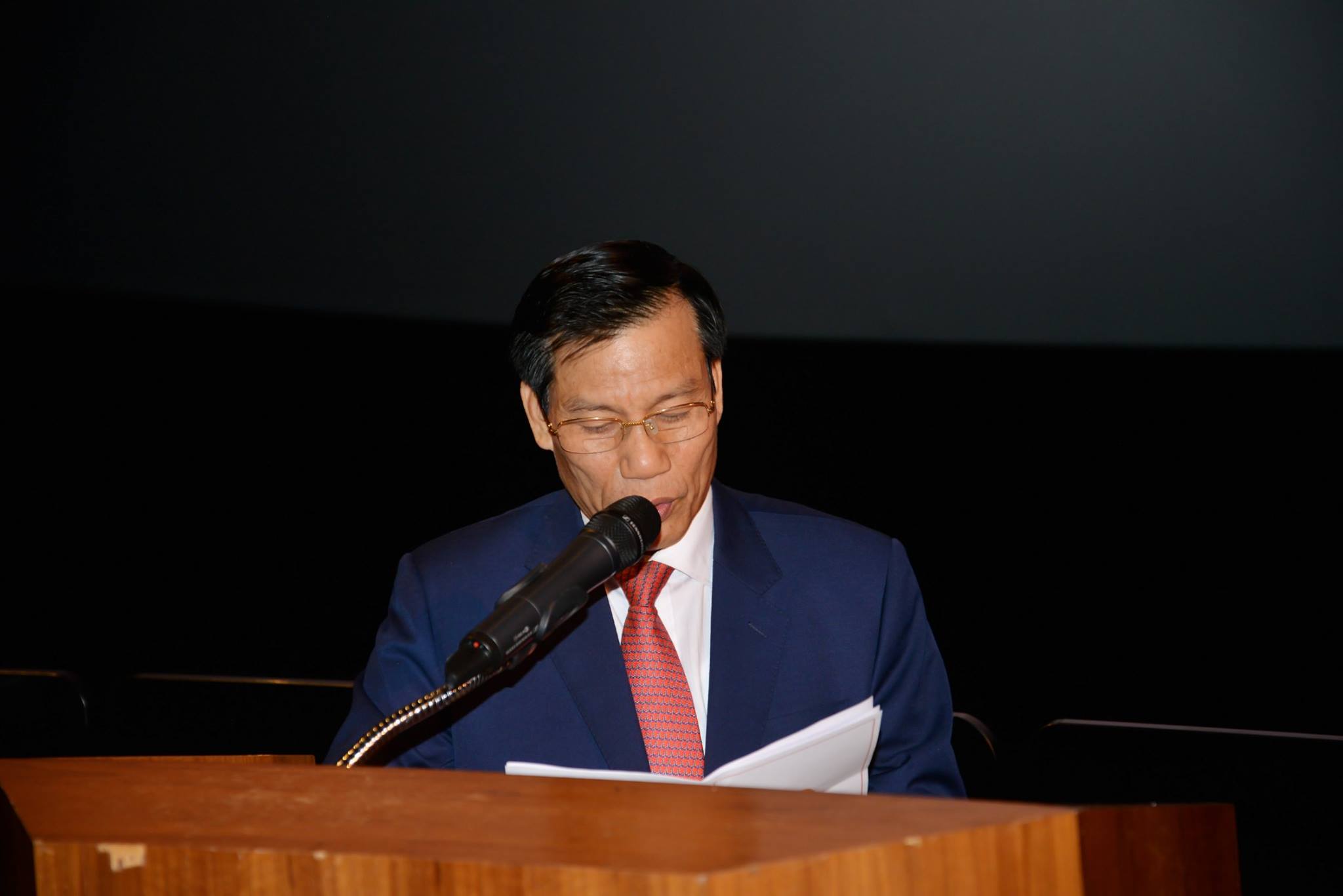 Khai Mac Tuan Phim Tai Canada 01