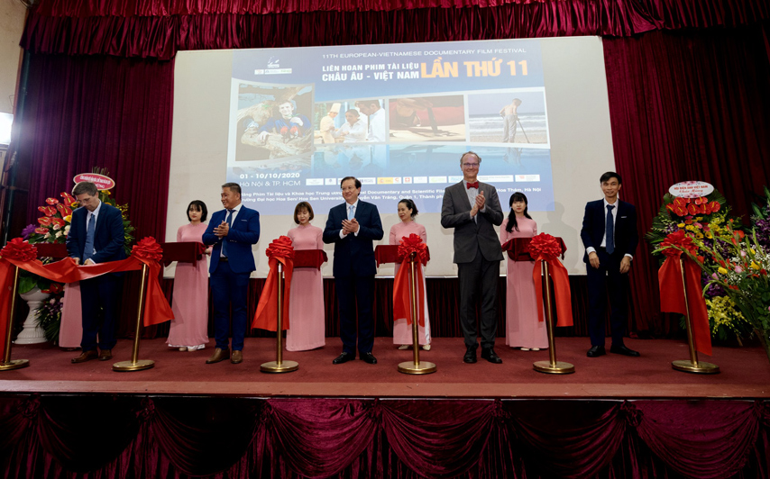 Lien Hoan Phim Tai Lieu Chau Au 11 02
