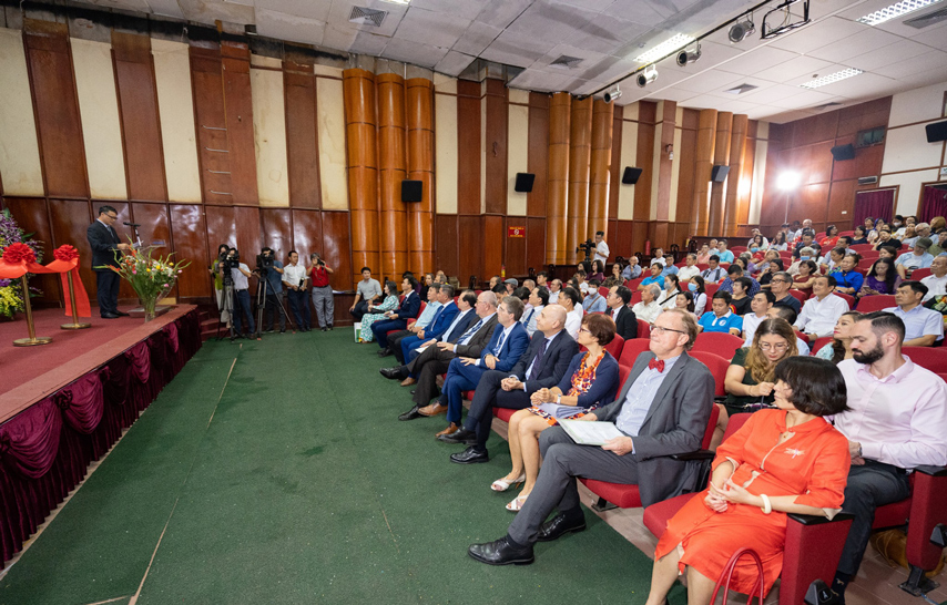 Lien Hoan Phim Tai Lieu Chau Au 11 03