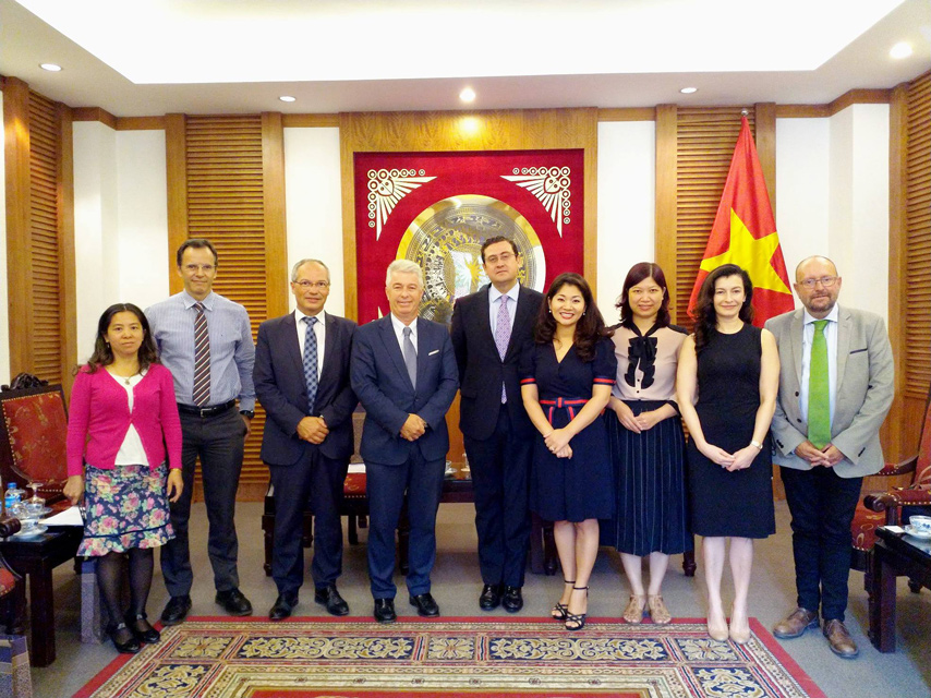 Tiep Chinh Quyen Vung Catalonia 01