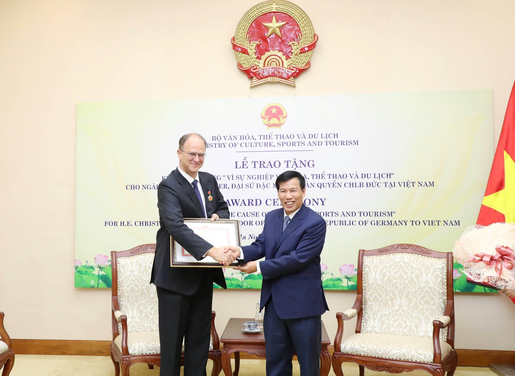 Trao Knc Cho Ds Duc 2019 03