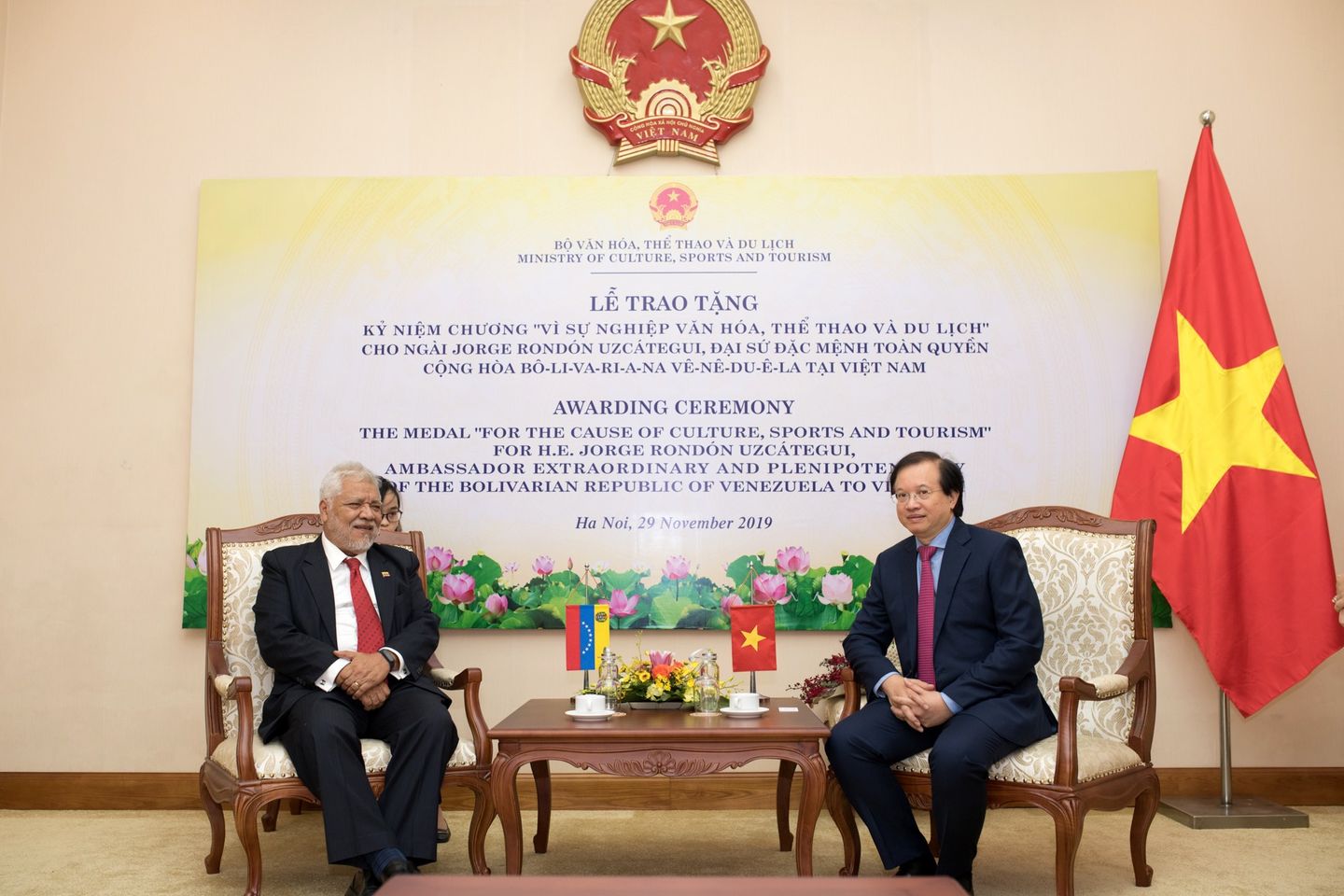 Trao Knc Cho Ds Venezuela 01