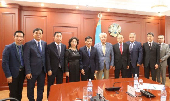 Bt Thien Lam Viec Tai Kazakhstan 02