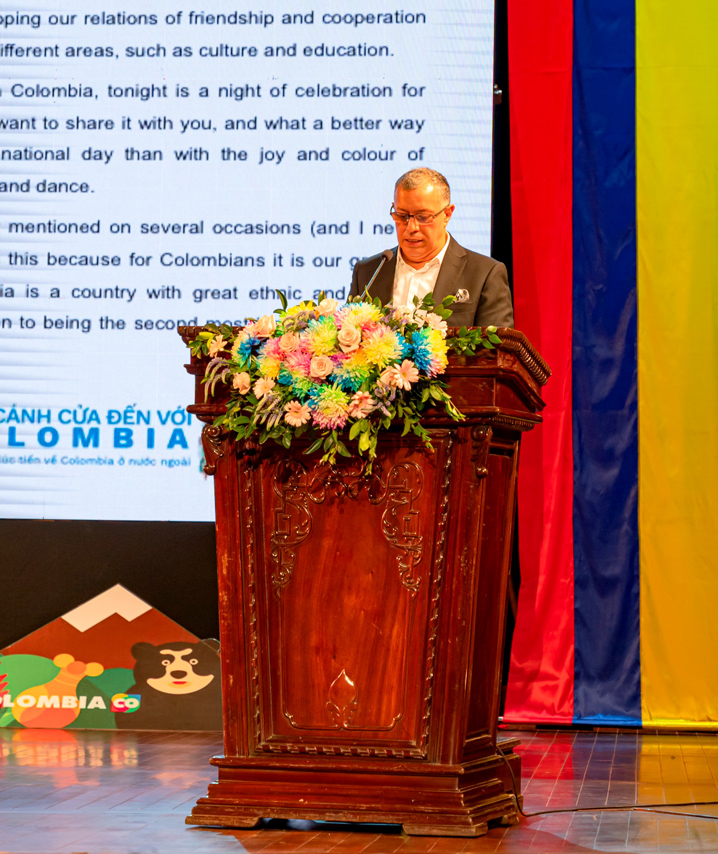 Chuong Trinh Nghe Thuat Colombia 01