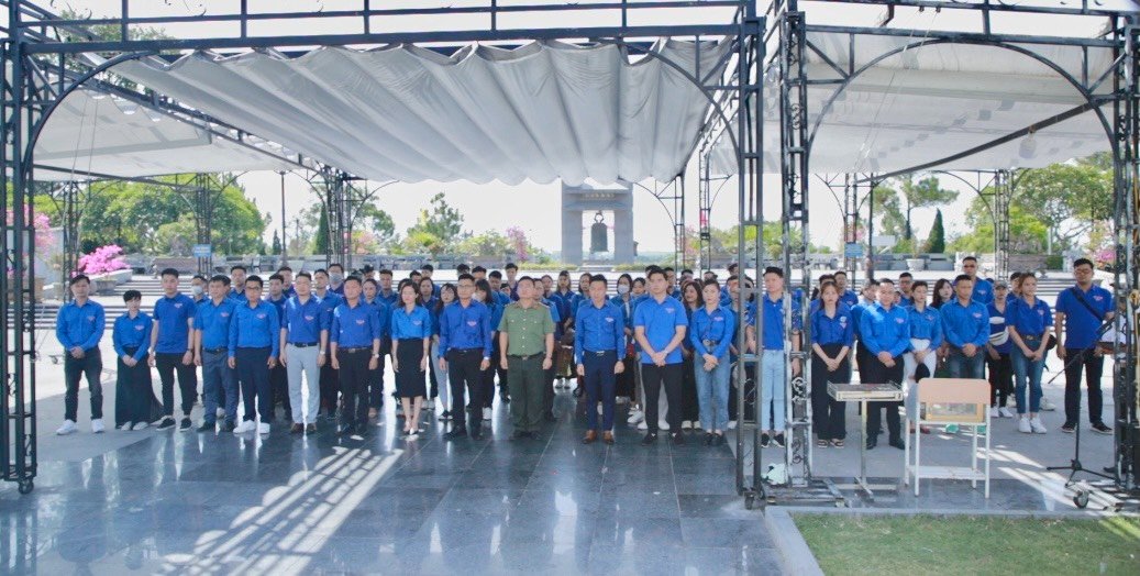 Chuong Trinh Thien Nguyen Dau An Thanh Nien Tai Quang Tri 02