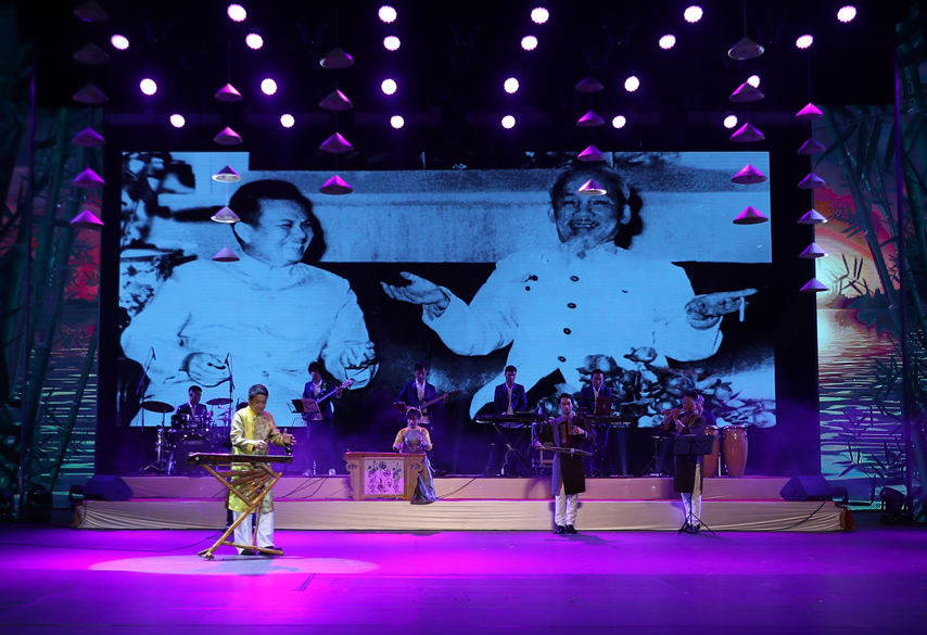 Ho Se Viet Huong Sac Cham Pa 02