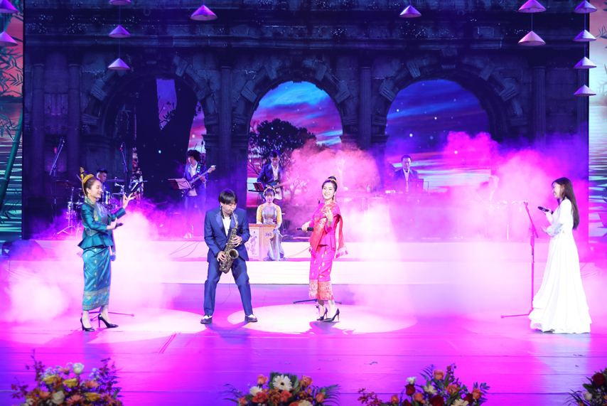 Ho Se Viet Huong Sac Cham Pa 07