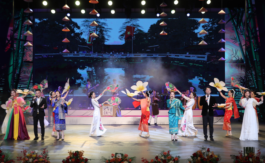 Ho Se Viet Huong Sac Cham Pa 08