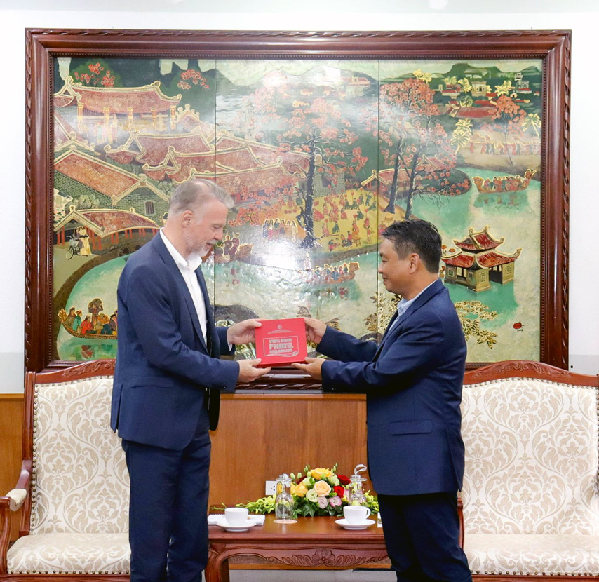 Thuc Day Hop Tac Vh Voi Uneco 02